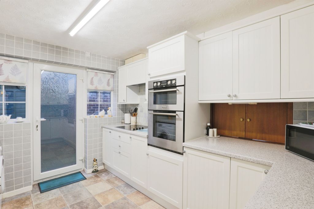 Property photo 3 of 17
