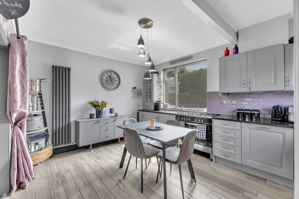 Property photo 2 of 20 Kitchen