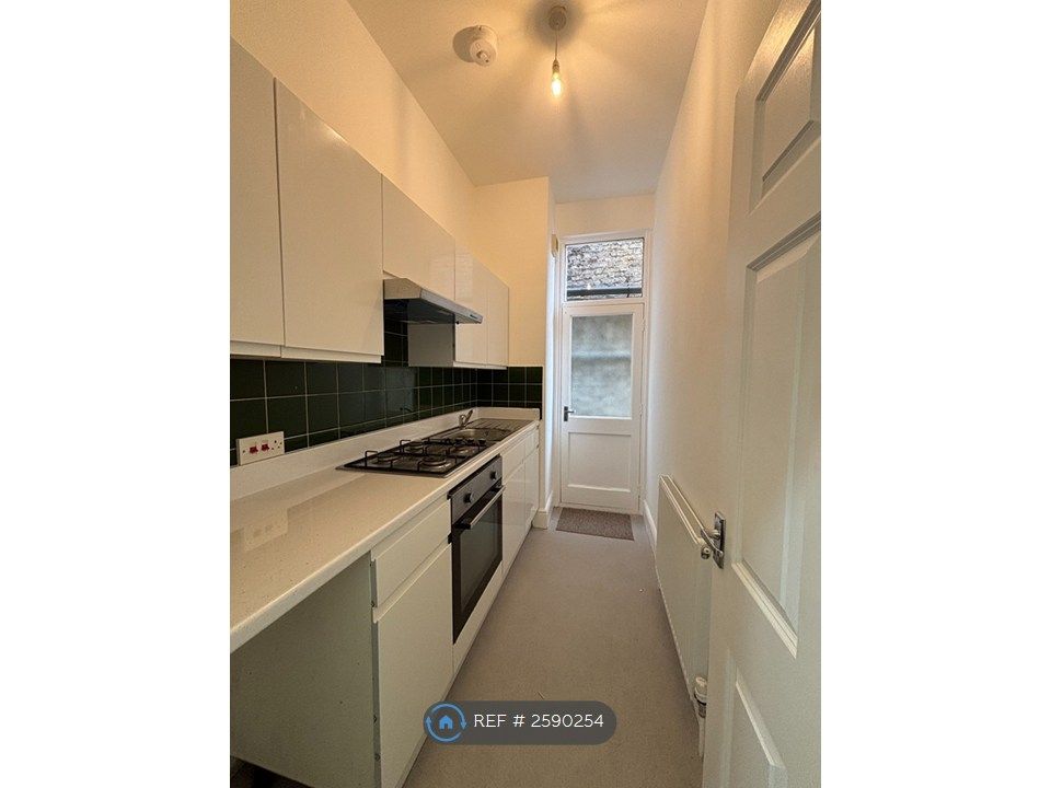 Property photo 1 of 10 Kitchen