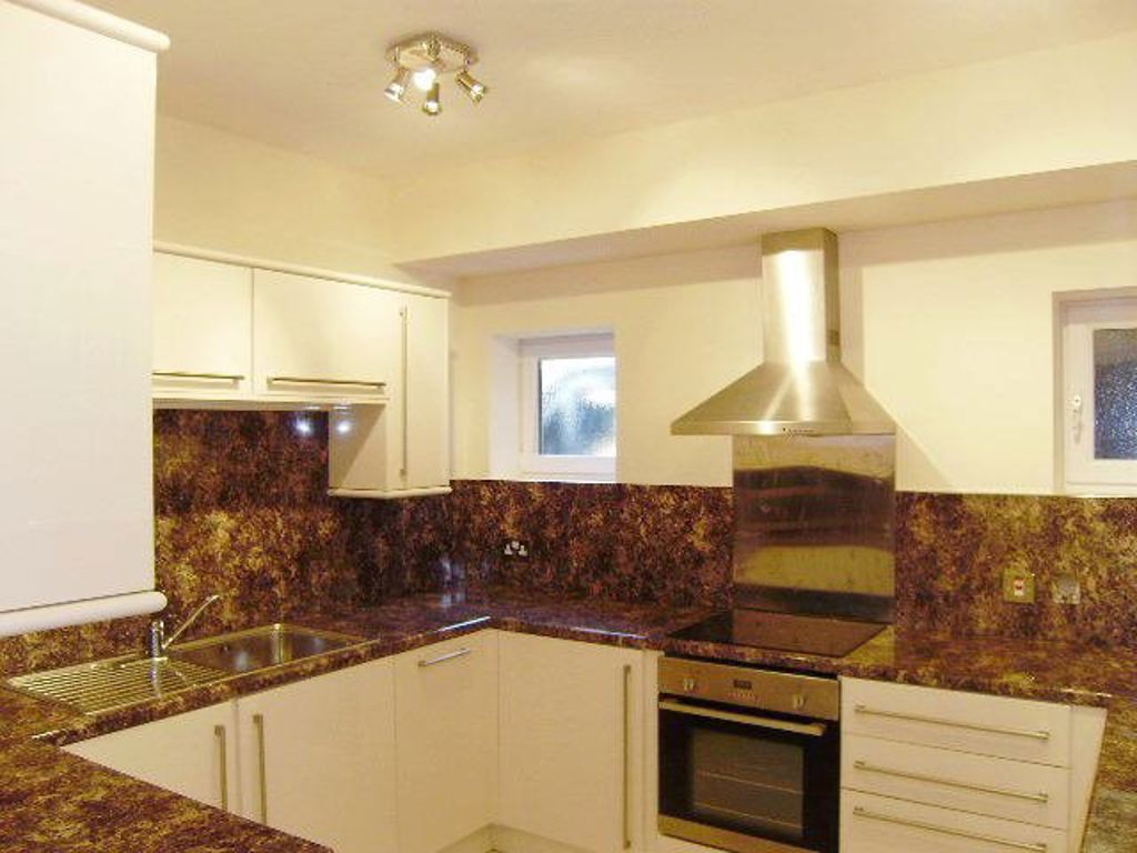 Property photo 3 of 4