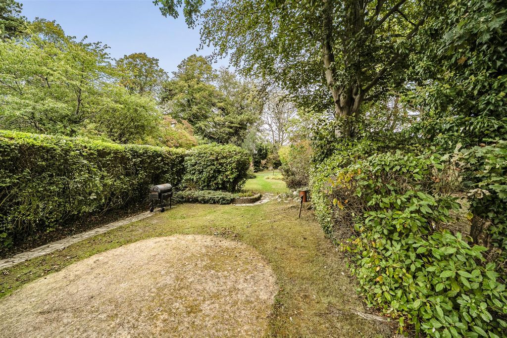 Property photo 2 of 18 1522981-15-6Aad6dc4cc7B0.Jpg
