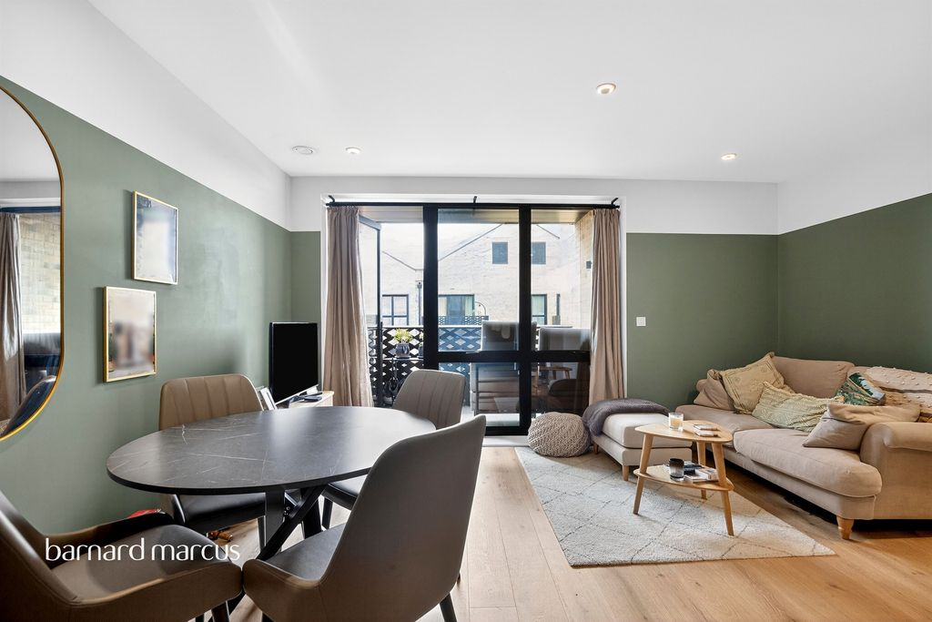 Property photo 3 of 9