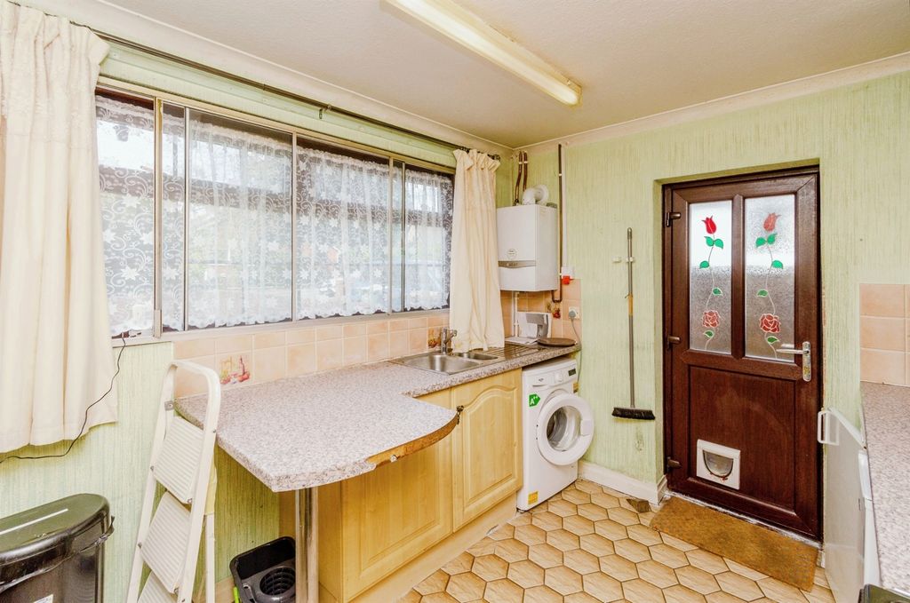 Property photo 3 of 16