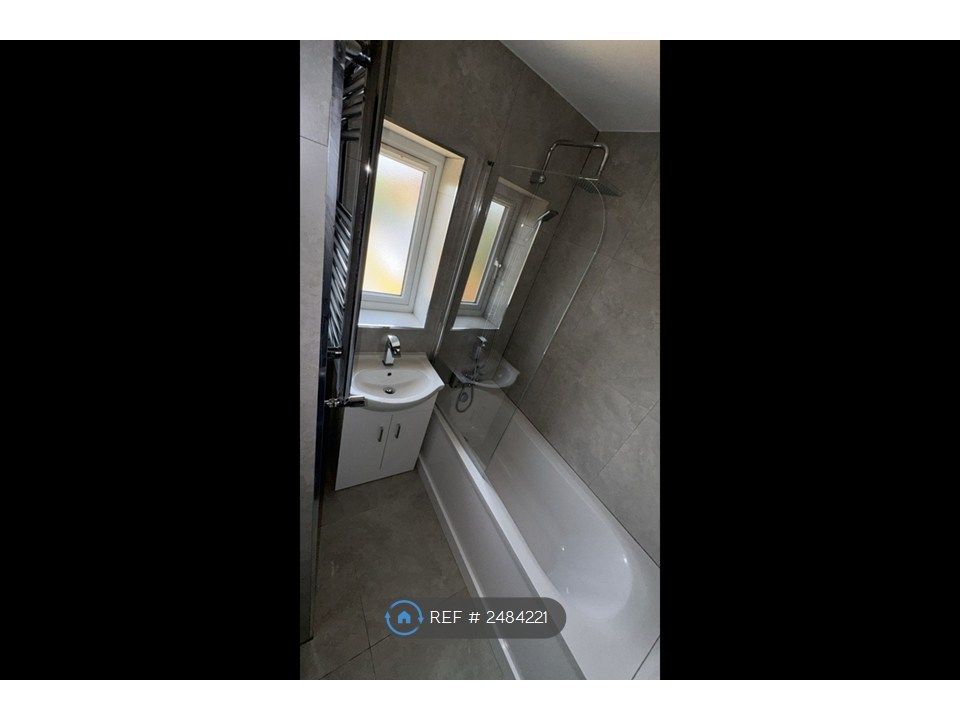 Property photo 2 of 10 Upstairs Bathroom