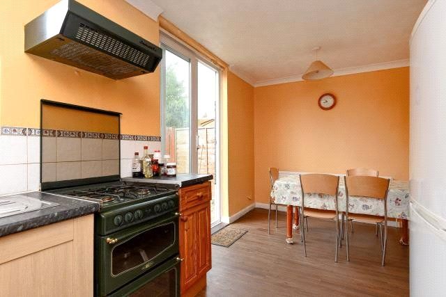 Property photo 3 of 10 Kitchen