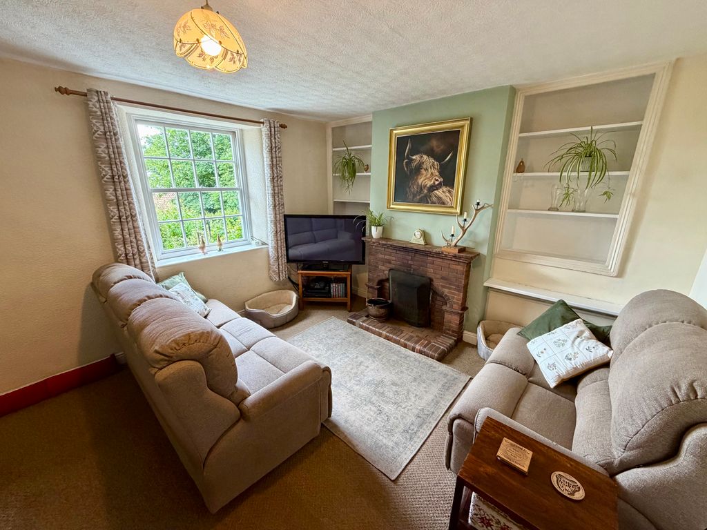 Property photo 2 of 11