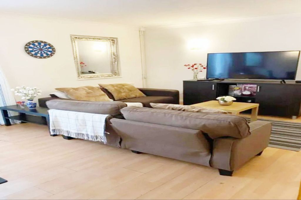 Property photo 2 of 15 Gallery