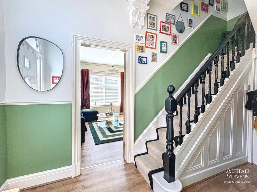 Property photo 2 of 22