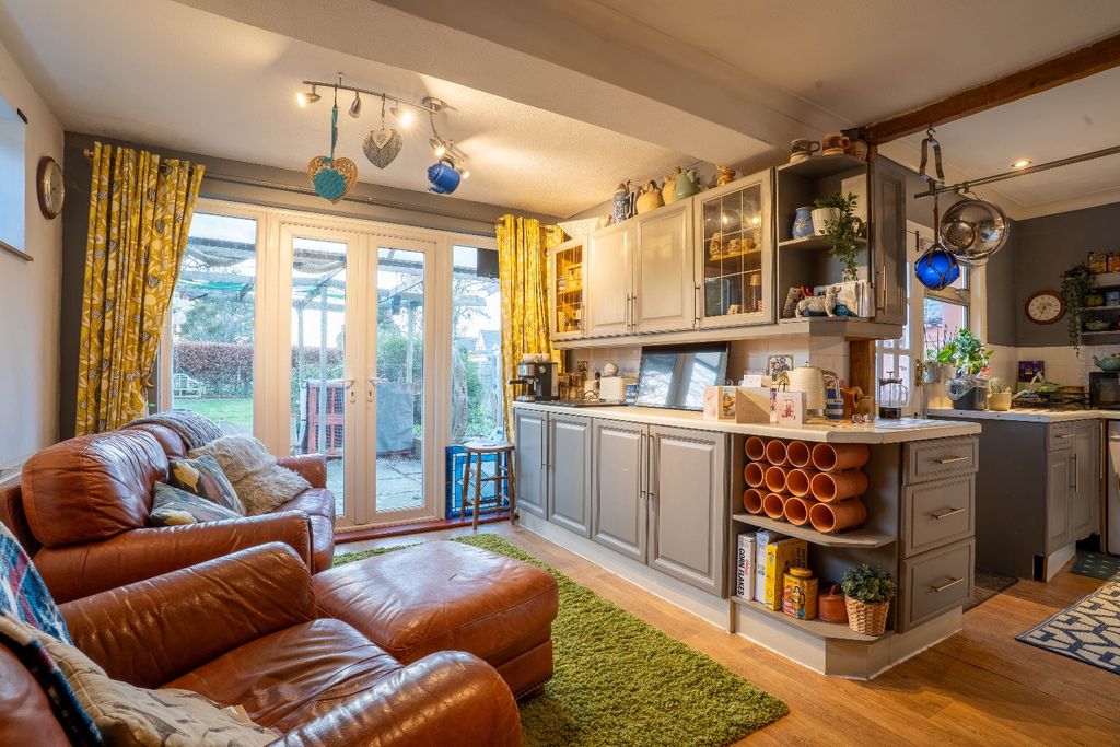 Property photo 2 of 29 4747083