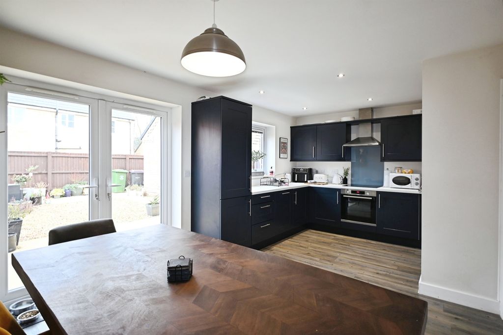 Property photo 3 of 24