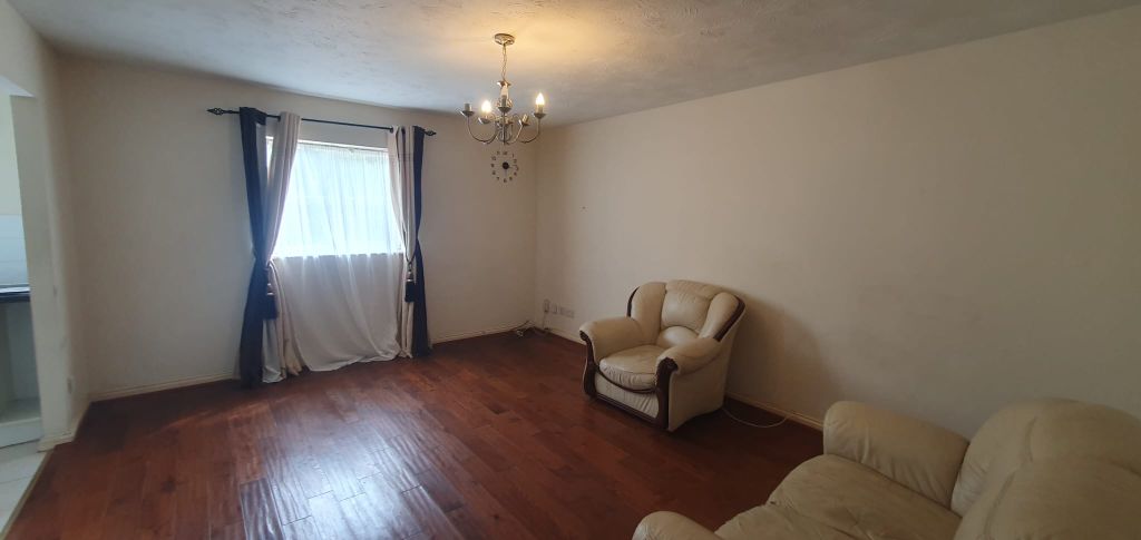 Property photo 3 of 6