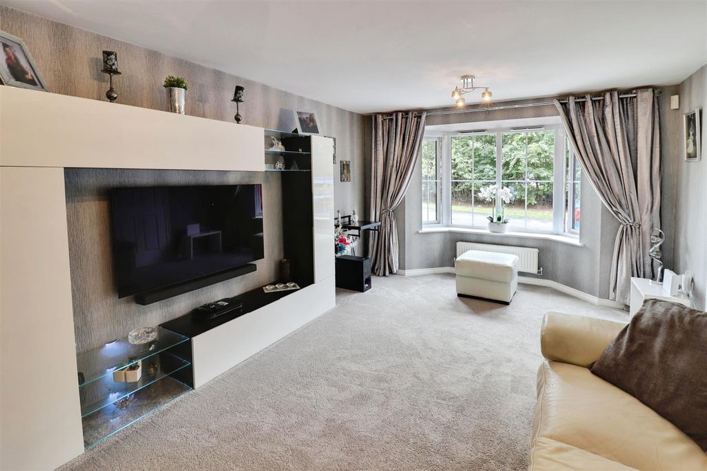 Property photo 3 of 33