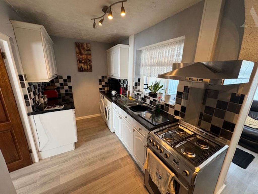 Property photo 2 of 11 36 Orpwood Road Kitchen 2