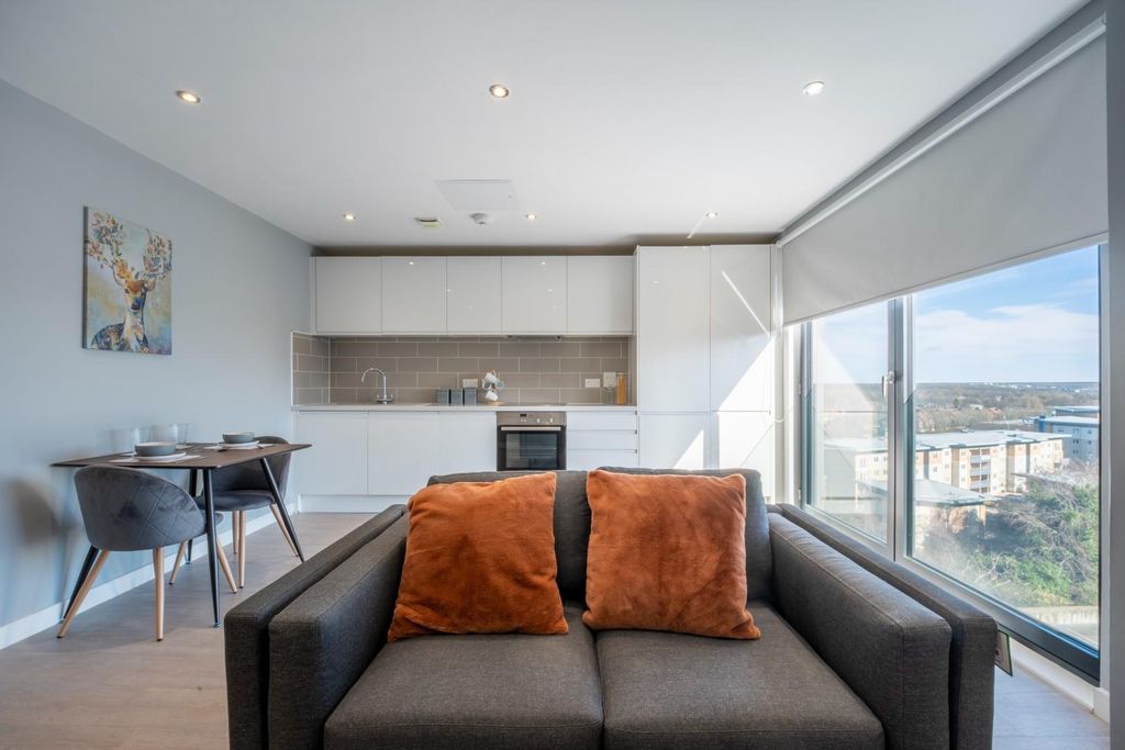 Property photo 2 of 11