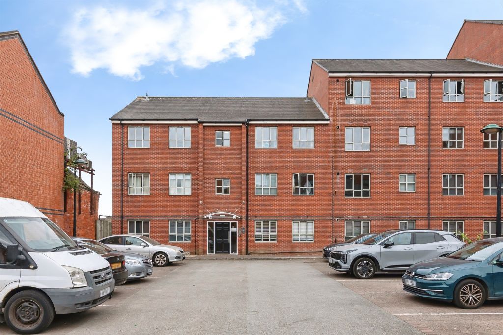 Property photo 1 of 12