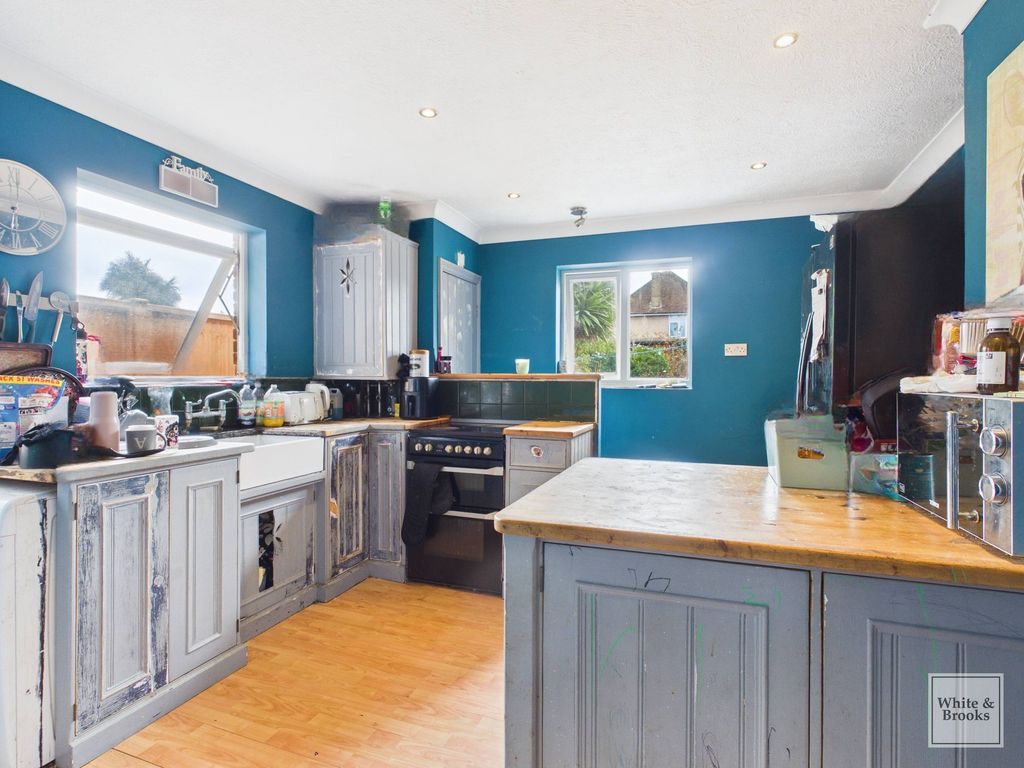 Property photo 3 of 13 Kitchen