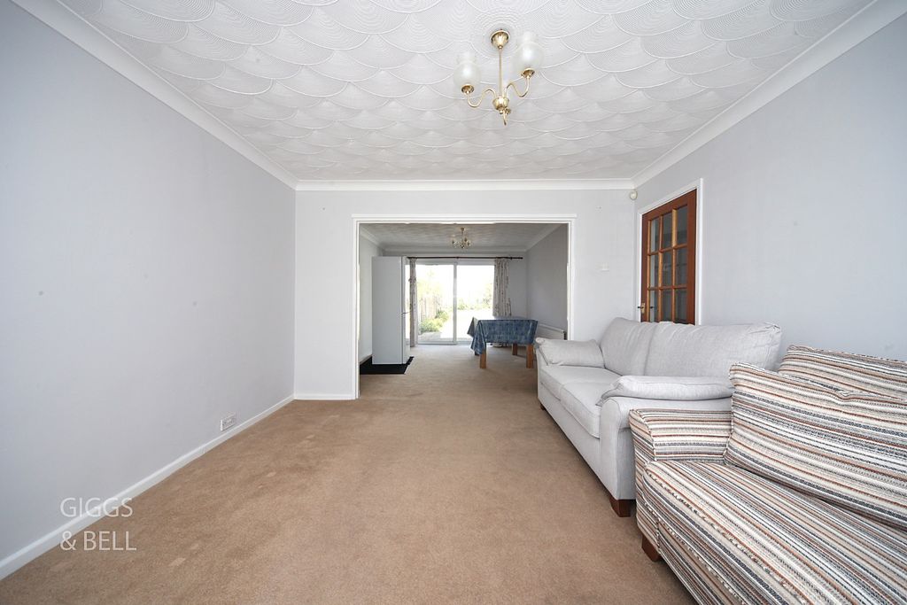 Property photo 2 of 18 5086072