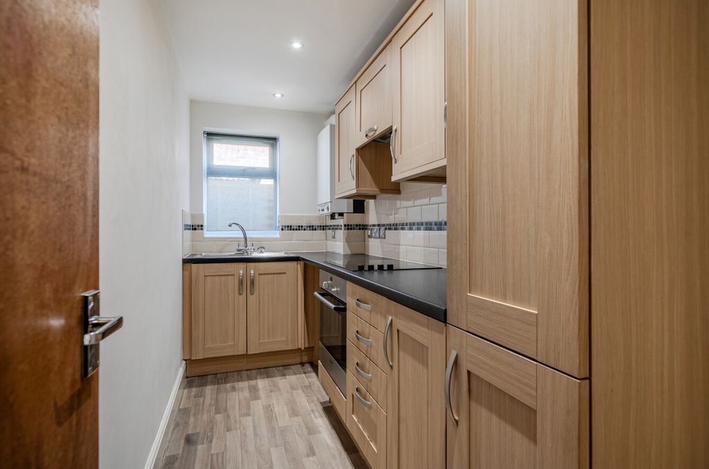 Property photo 3 of 15 1463002-16-6A0476...