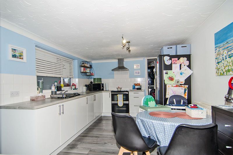 Property photo 2 of 16 Photo 5