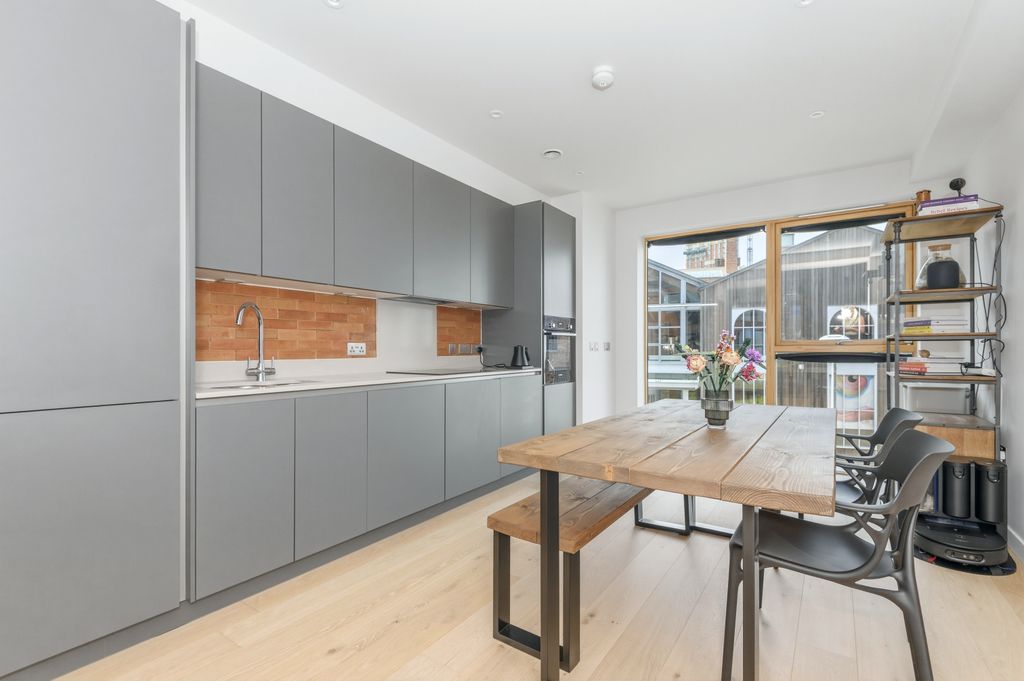 Additional image 7 of 3 bed town house for saleFoundry Side, Ironworks LS11