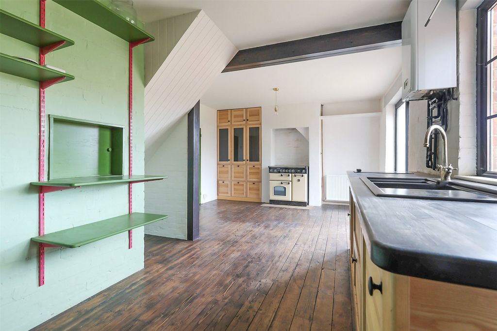 Property photo 2 of 18 Picture No. 05