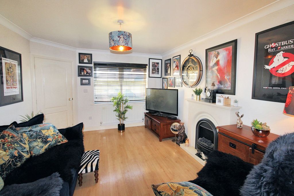 Property photo 2 of 12