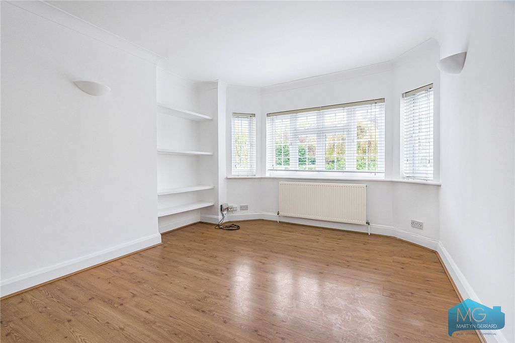 Property photo 2 of 19 Picture No. 18