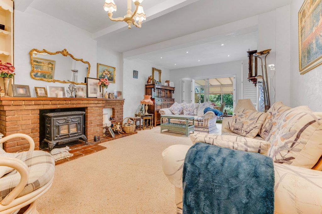 Property photo 3 of 35