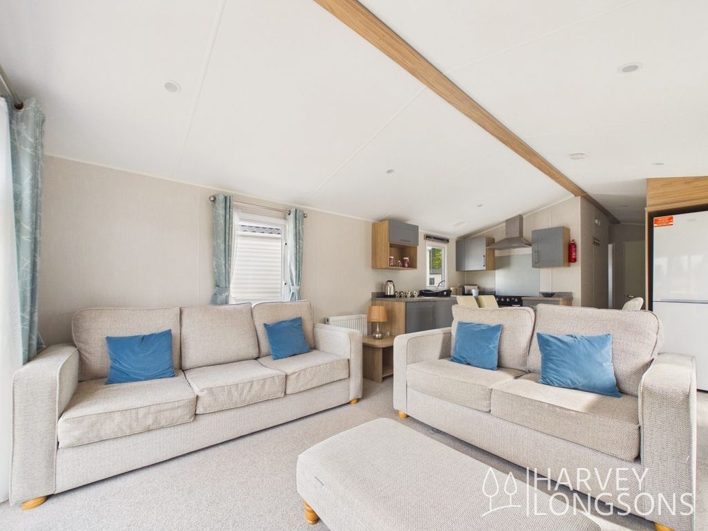 Property photo 3 of 16 Bright Living Area In Willerby Malton Holiday Home
