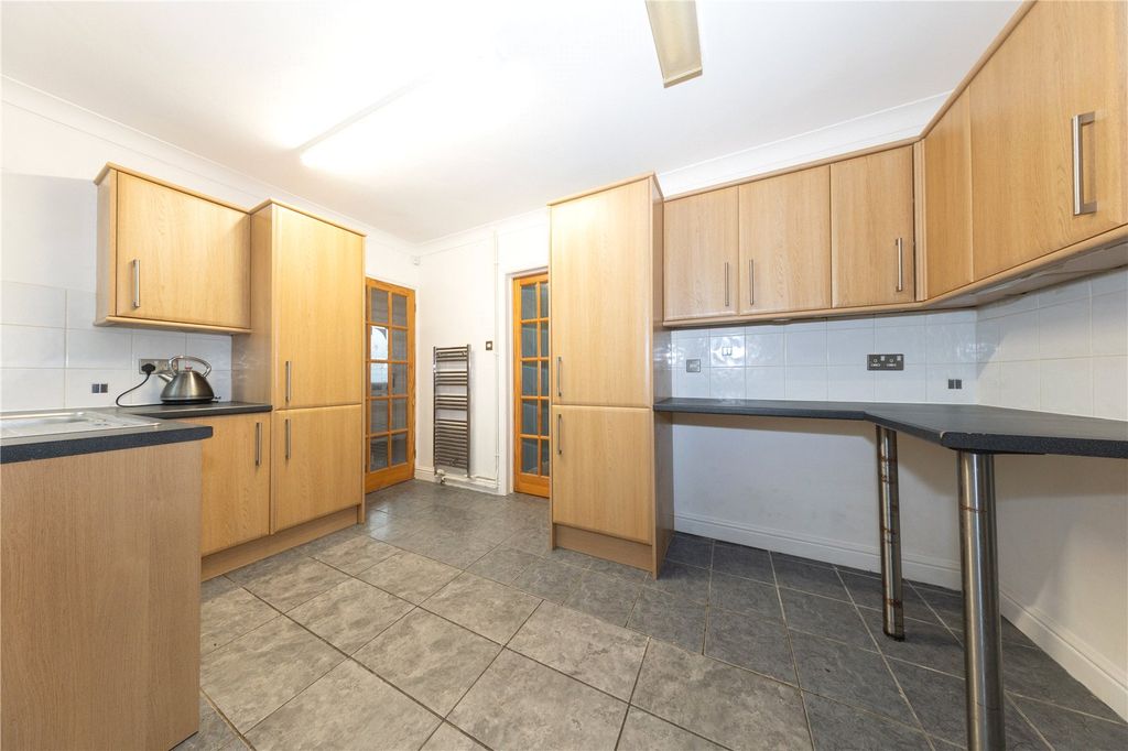 Property photo 3 of 22 Kitchen