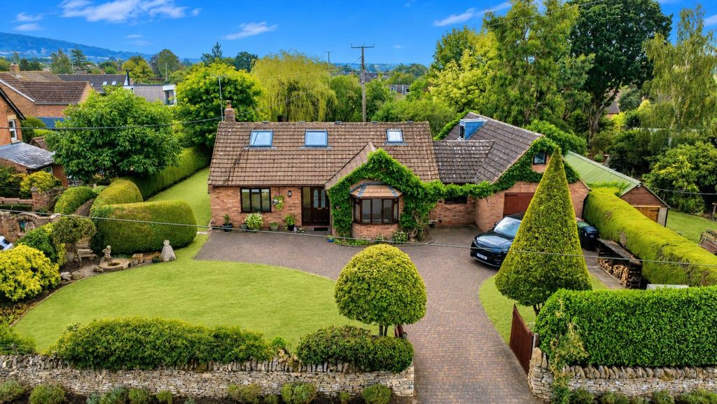 Property photo 1 of 31