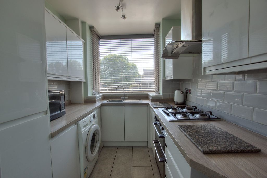 Property photo 2 of 18 2