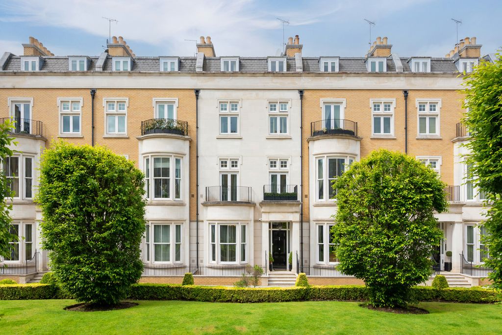 Property photo 1 of 33