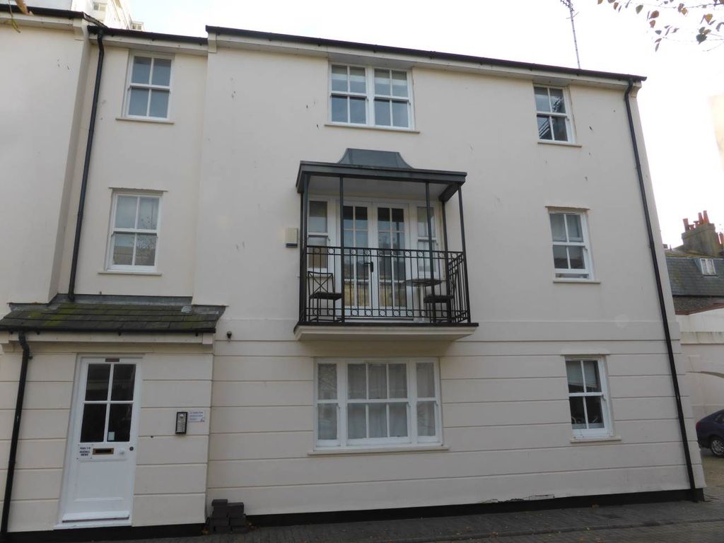 Property photo 1 of 10 External