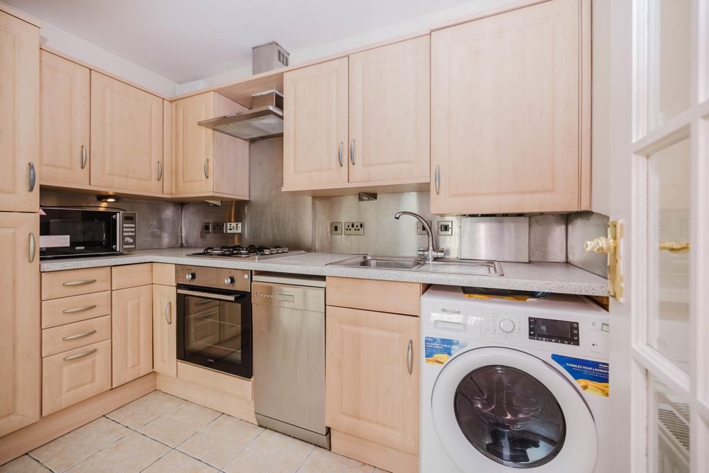 Property photo 3 of 20