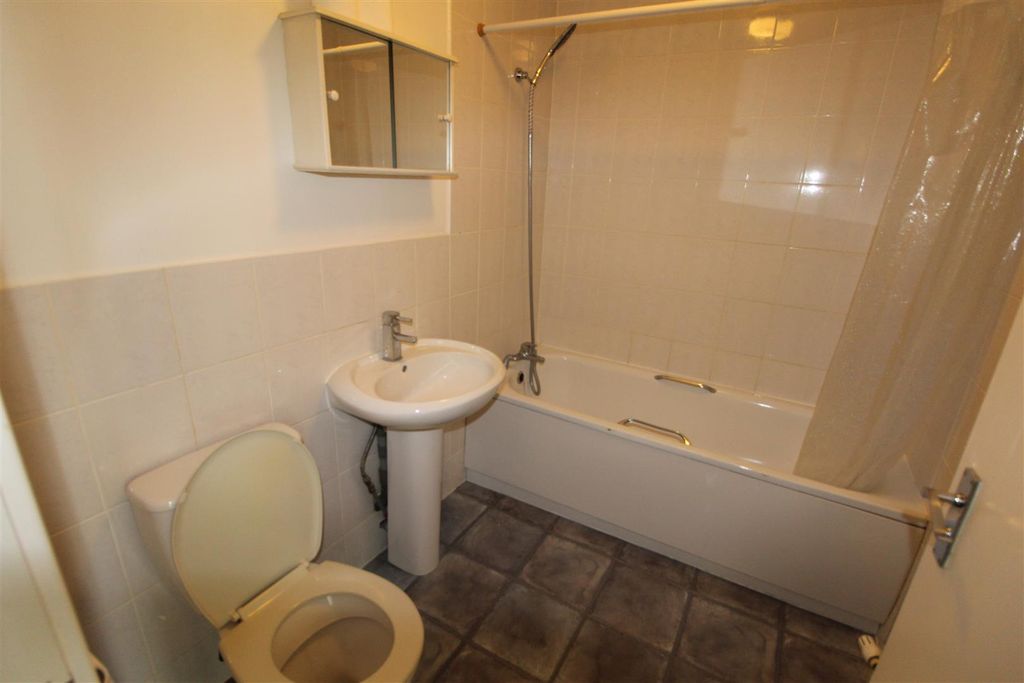 Property photo 3 of 6 Bathroom