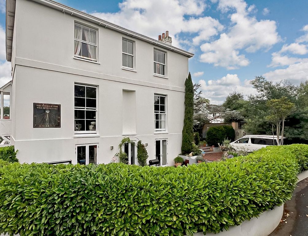 Property photo 1 of 11 Belmont House