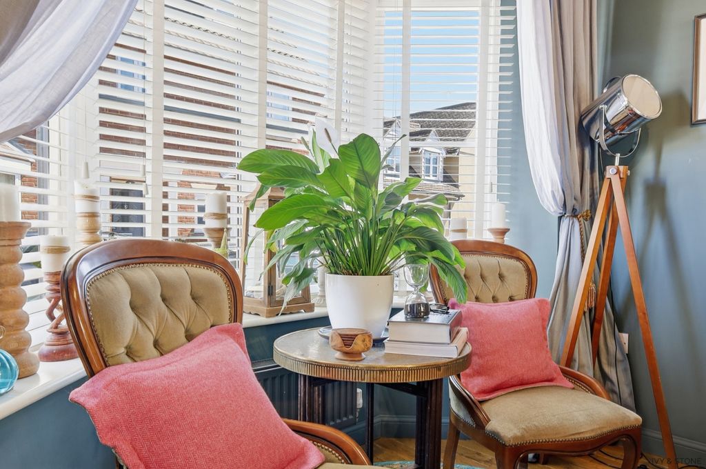 Property photo 3 of 49 4731752