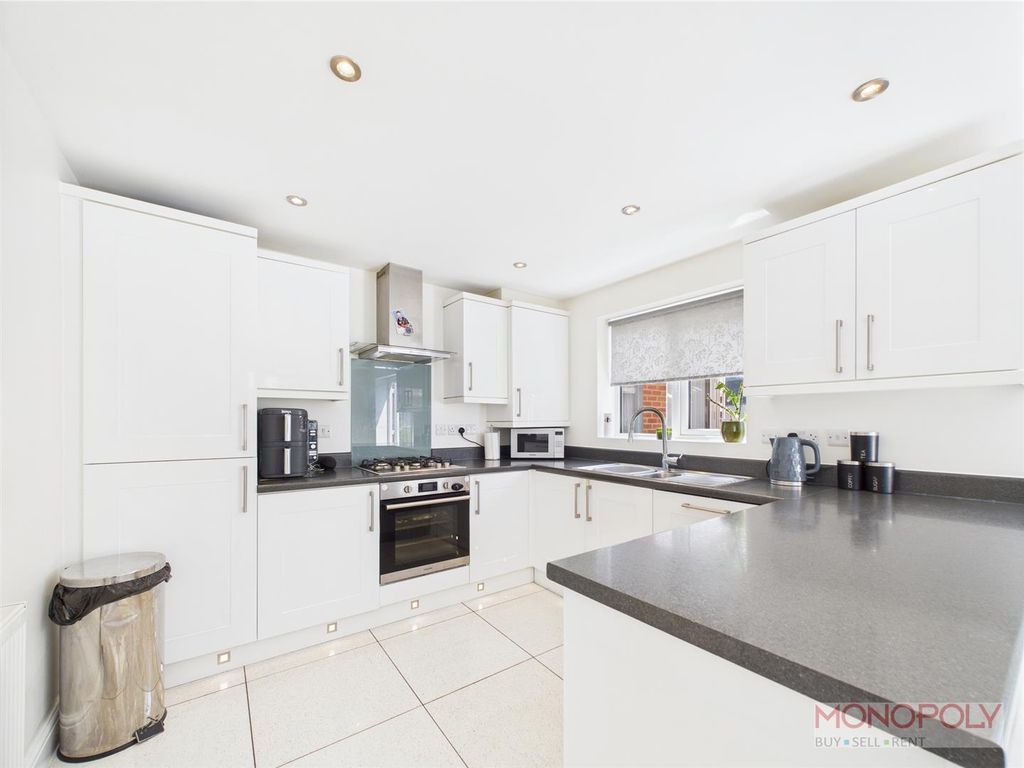 Property photo 3 of 23 Cam03815G0-Pr0242-Still006.Jpg