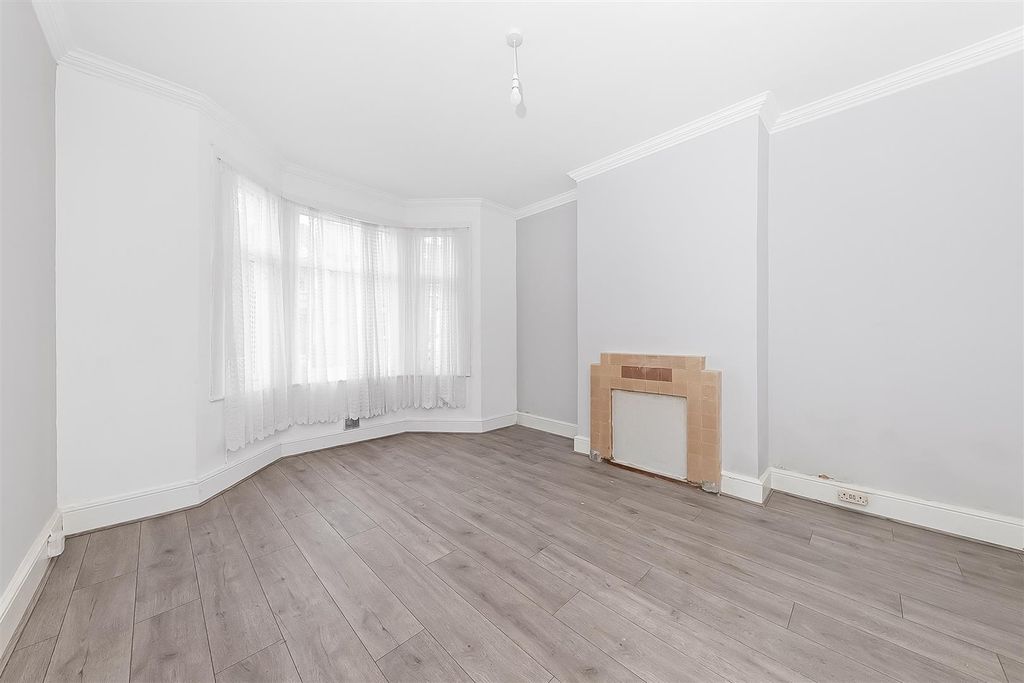 Property photo 2 of 13 Front Room