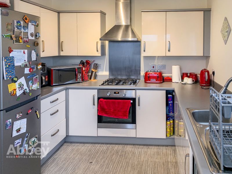 Property photo 2 of 18 Kitchen 1