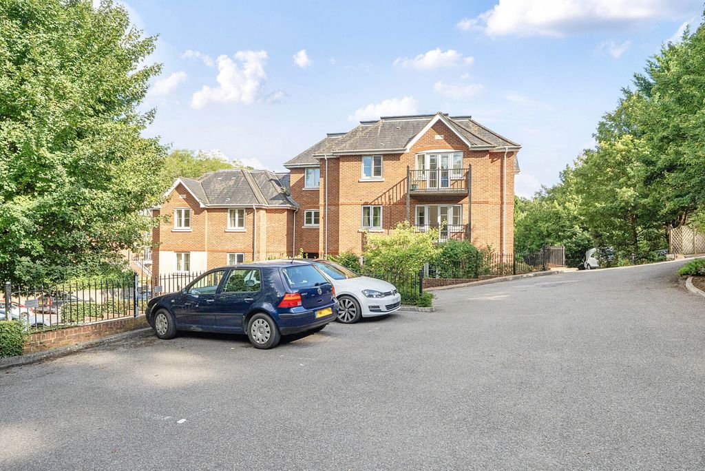 Property photo 3 of 18 1339674-2-689E0A2...