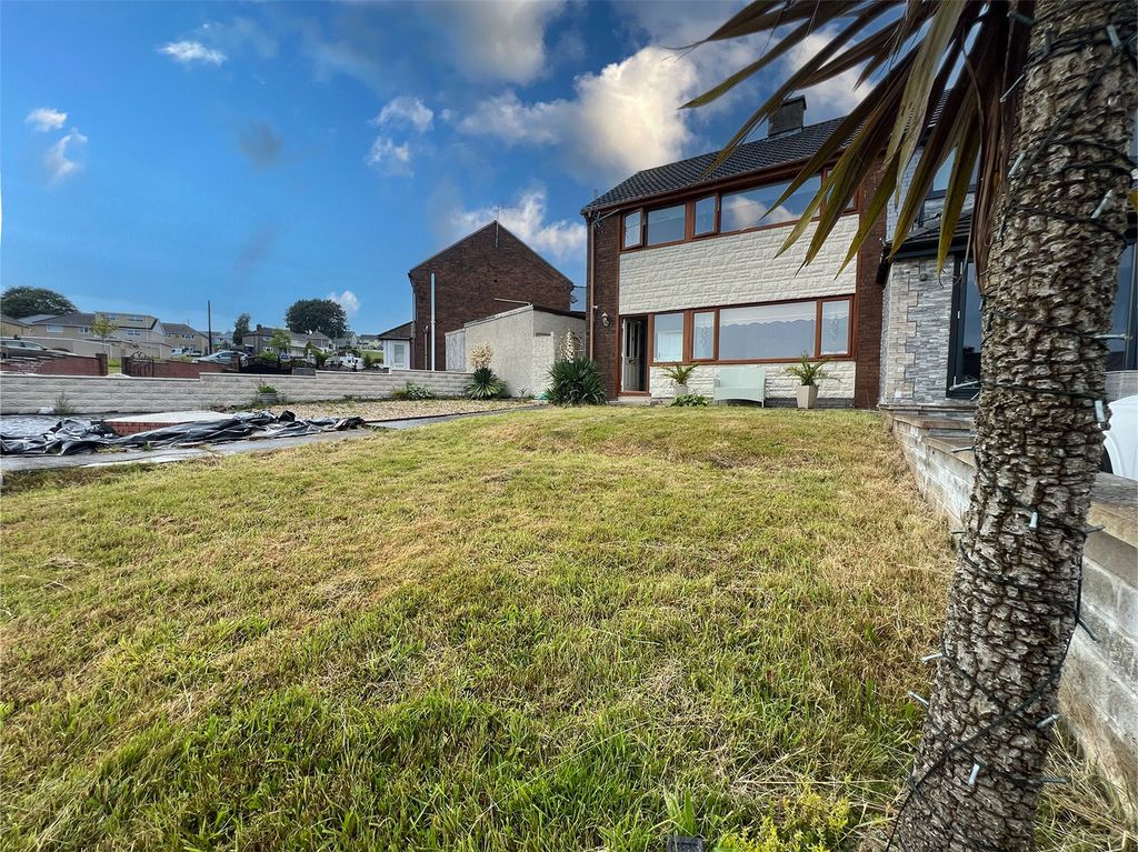 Property photo 1 of 14 Picture No. 02