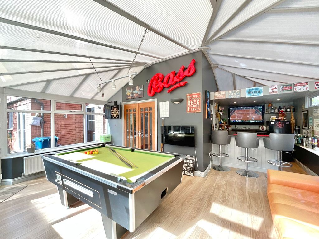 Property photo 2 of 32