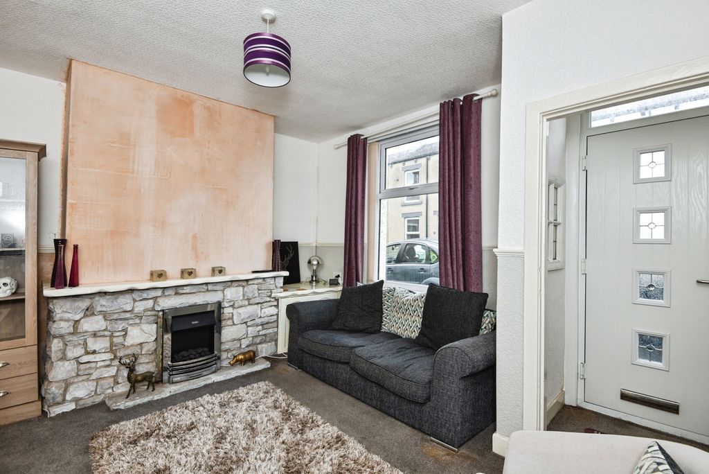 Property photo 3 of 18 Pbox-Img.Jpg