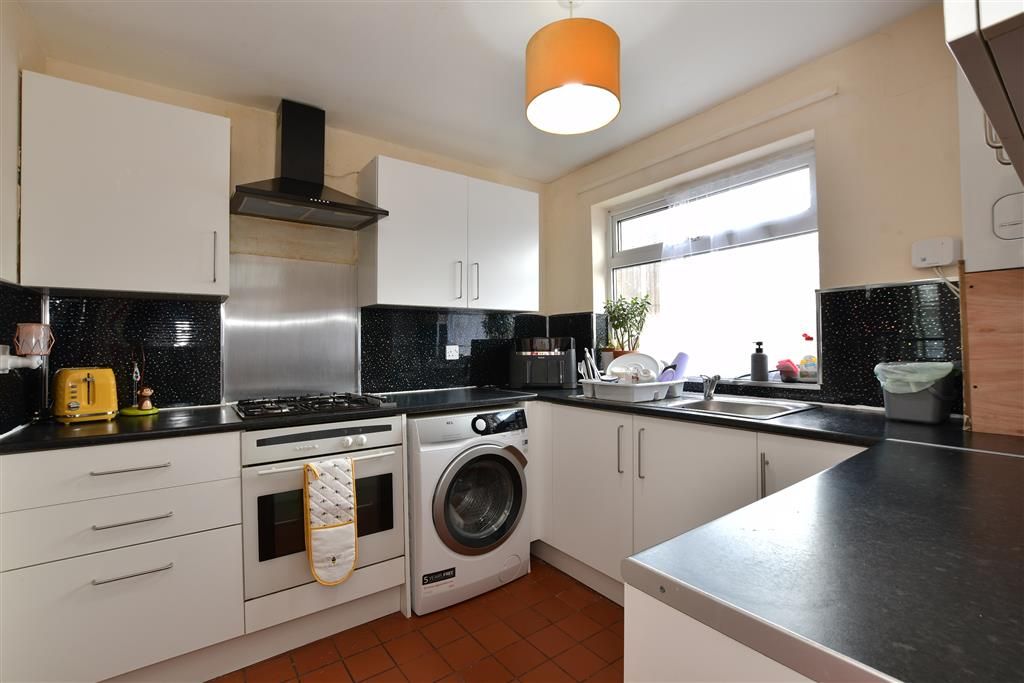 Property photo 1 of 7 Kitchen