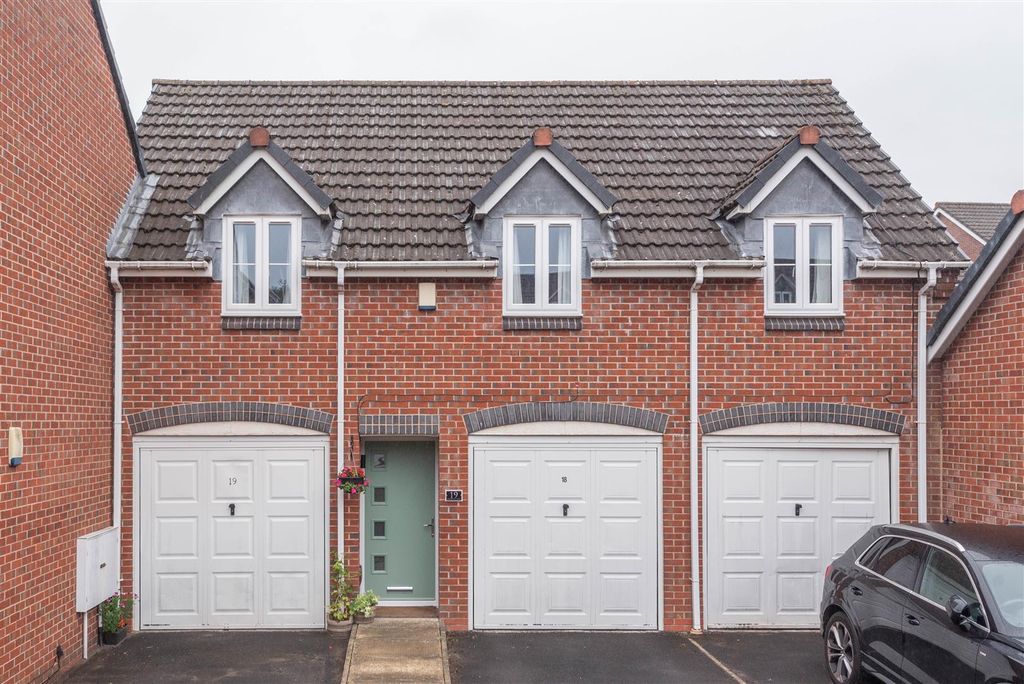 Property photo 1 of 12 Front External