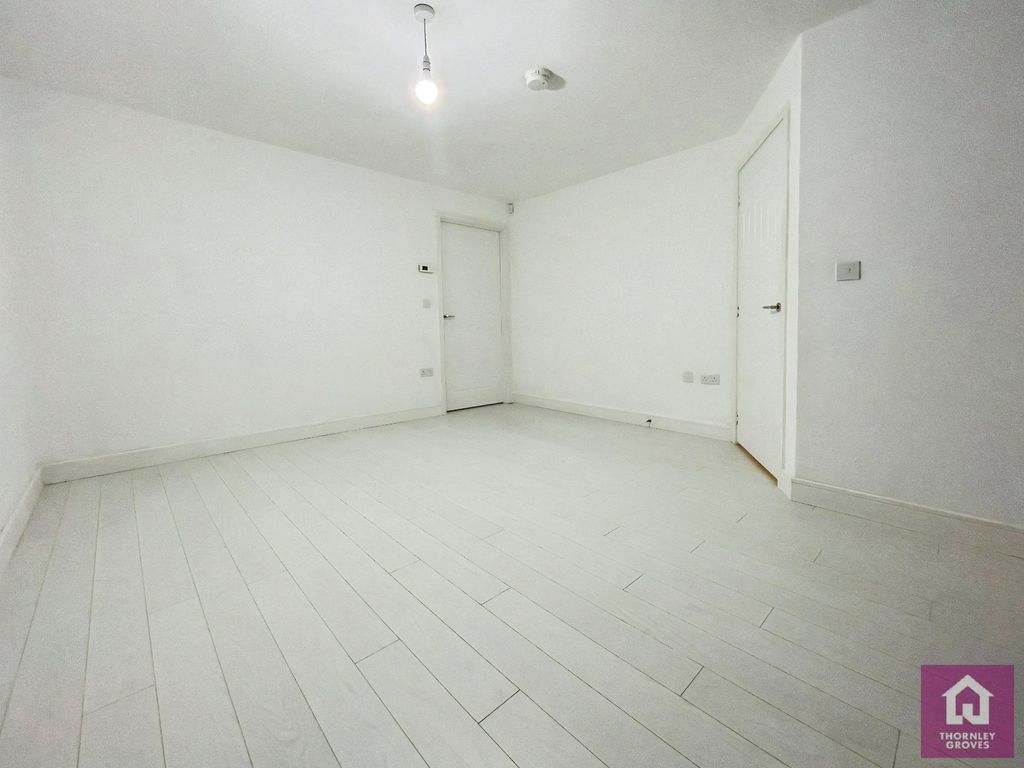 Property photo 2 of 15 Picture No. 05