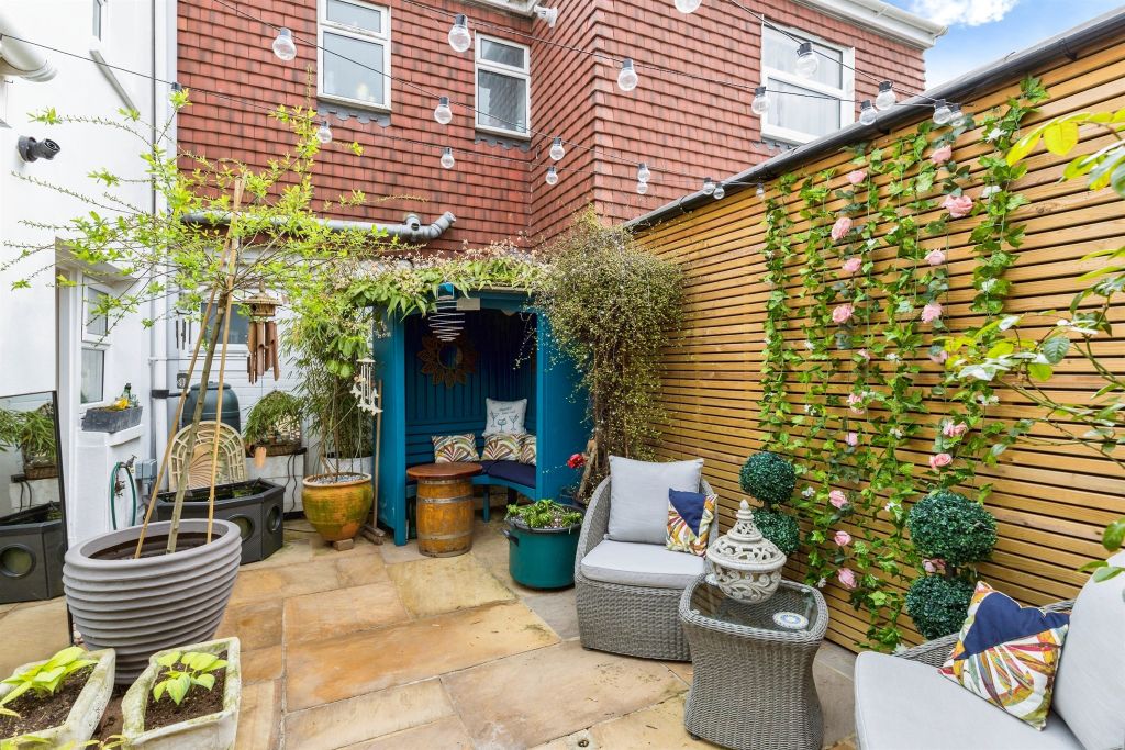 Property photo 2 of 16