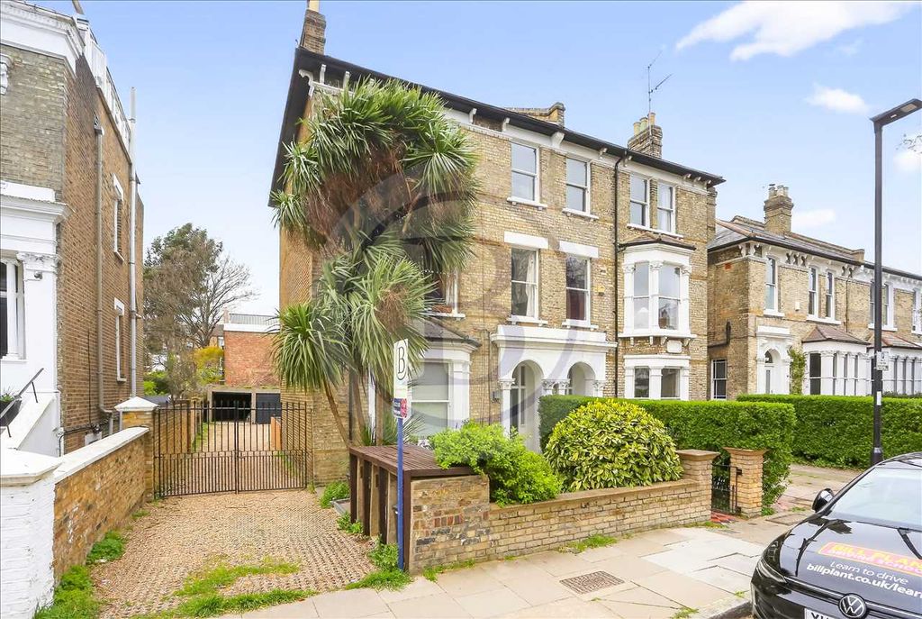 Property photo 2 of 18